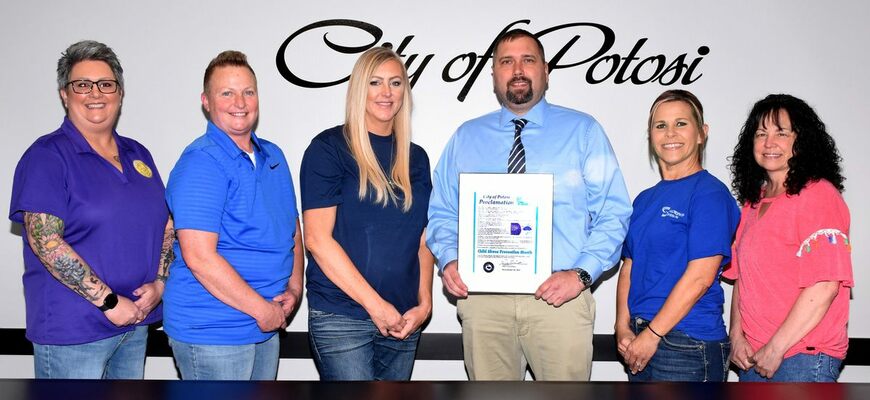 CITY OF POTOSI RECOGNIZES CHILD ABUSE AWARENESS MONTH – Mayor Joe Blount, at center, presented a City of Potosi Proclamation recognizing the month of April as Child Abuse Awareness Month and urging the citizens and area residents to consider the needs of our community’s children and their safety and well-being. Pictured with the Mayor are, from left, Potosi City Collector Angie King and Children’s Division representatives Patty Scott, Trisha Clover, Sarah Knapp and Melinda Marler. The group urges everyone to mark their calendar for the parade day and children’s events that are scheduled at the Washington County Courthouse on Saturday, April 29th from 10 a.m. to approx. 3 p.m.